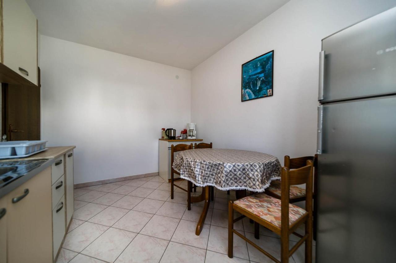 Apartments Mate Balote 54 克尔克 外观 照片